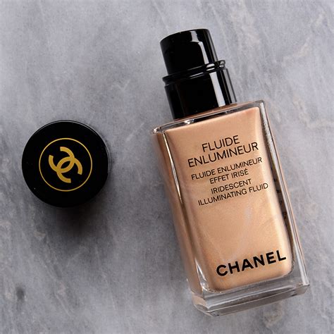 Chanel Or Ivoire Illuminating Fluid Review & Swatches